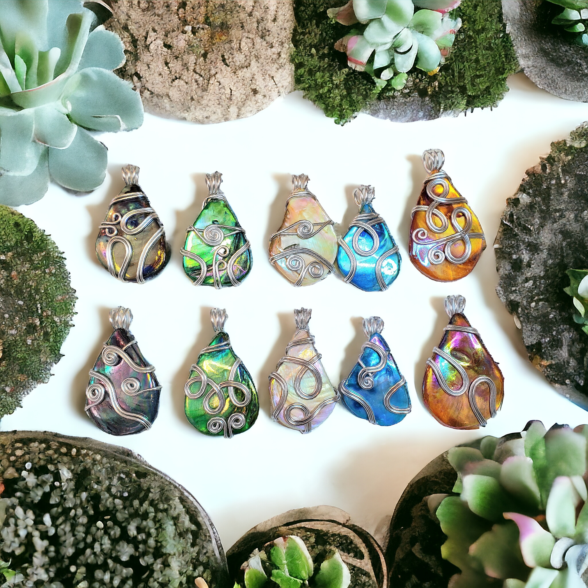 Different Branches - Venta al por mayor Abalorios/colgantes individuales - Colgantes únicos de concha envueltos en alambre, joyería artesanal0