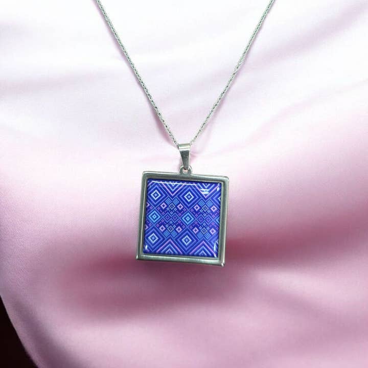 Ciao Bella Jewelry Inc – wholesale Hänge-/berlockhalsband – Square Custom hänge halsband på Multi-Strand Cord0