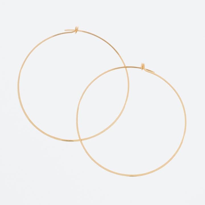 Grandes Boucles d'Oreilles Créoles Forgées à la Main pour la vente par J. Mills Studio