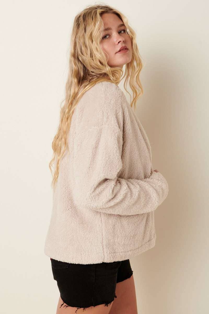 mittoshop – Großhandel Strickjacke – Damen – CARDIGAN AUS PELZ MIT KNOPFLEISTE19