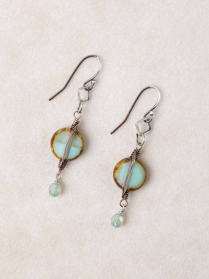 Mint Julep Tsjechische Glazen Herringbone Oorbellen voor wholesale door Anne Vaughan Designs Jewelry