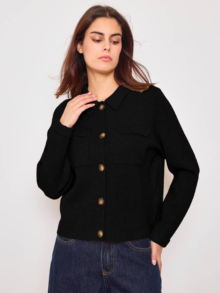 Giacca con bottoni e tasche per la vendita all'ingrosso da parte di SUNNY STUDIO