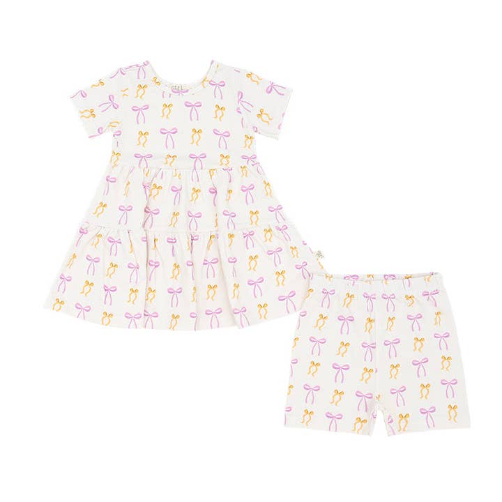 Mettez-y un nœud ! Robe à manches courtes avec short de motard pour la vente par ntrl co.