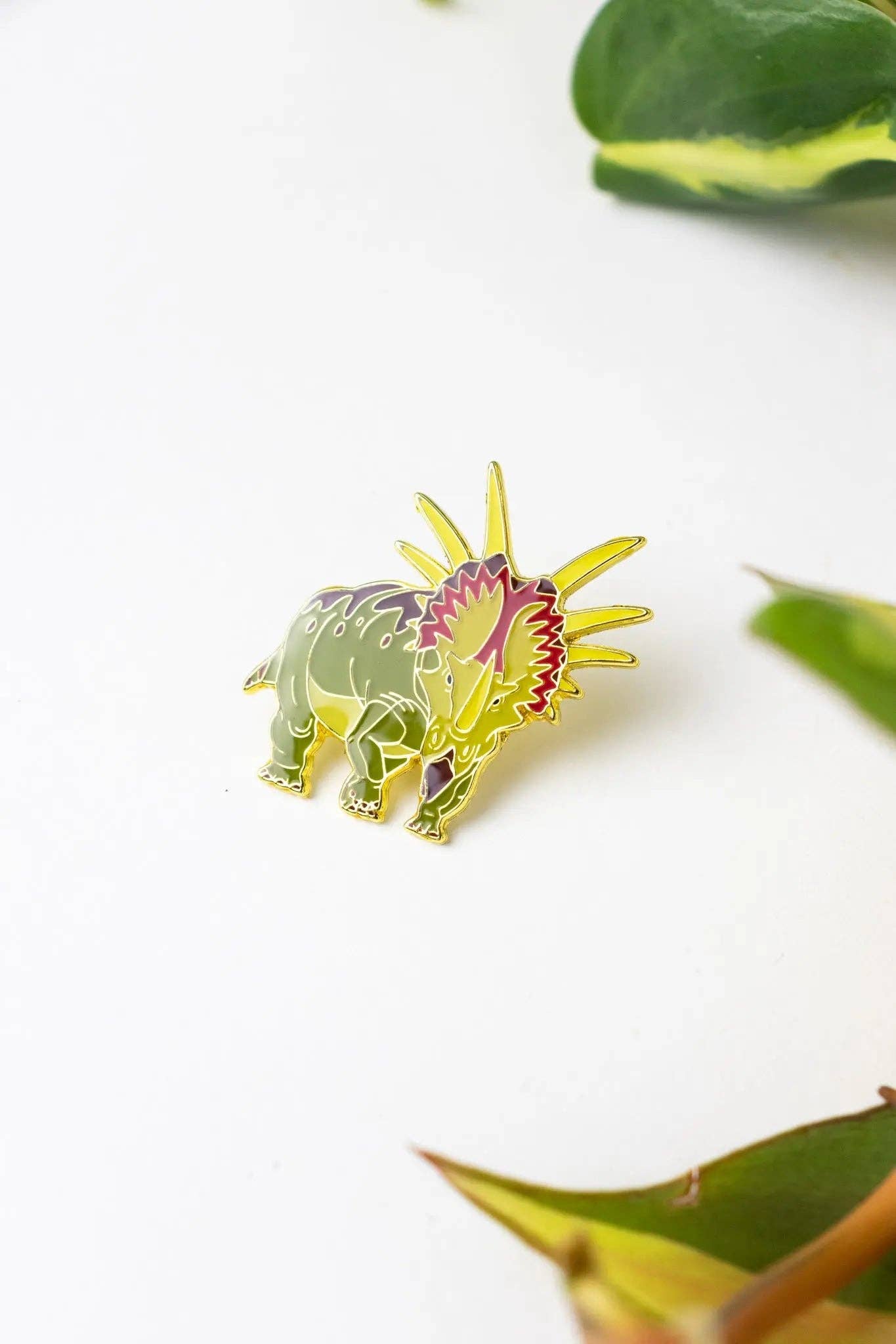 Stemcell Science Shop – wholesale Lapel pin/button – Styracosaurus Enamel Pin (Styracosaurus albertensis)4