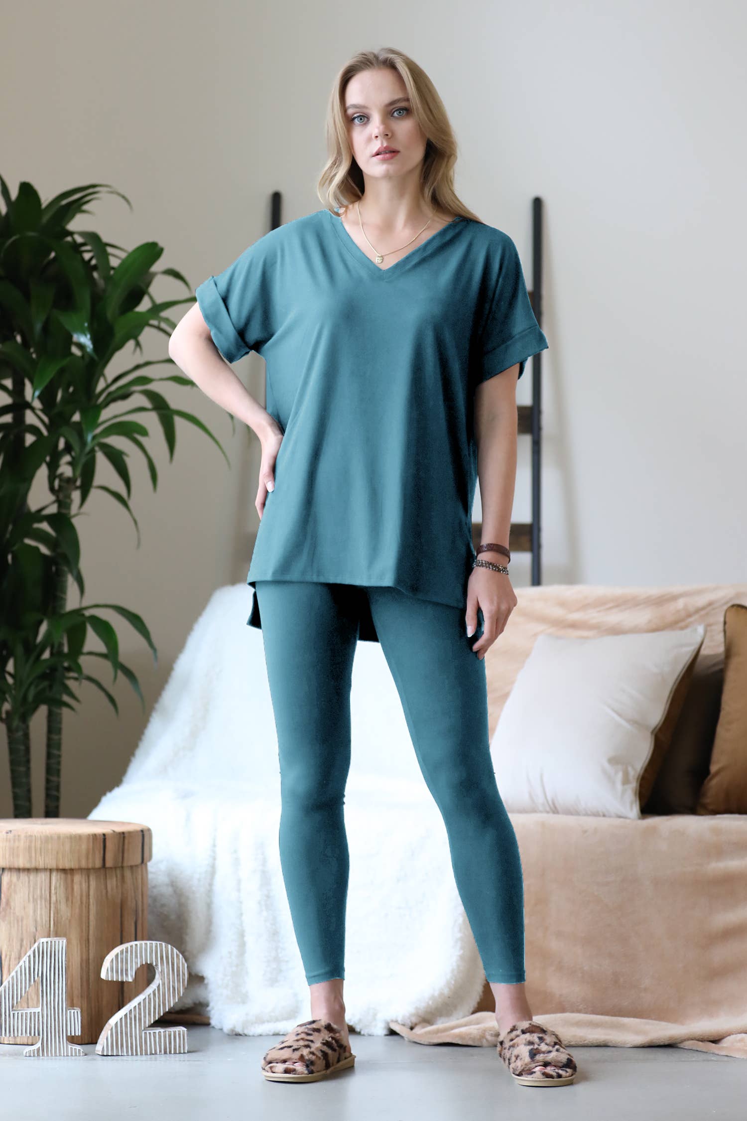 42POPS – wholesale Mjukisset – Dam – .Tunika & Leggings 2-delarsset21