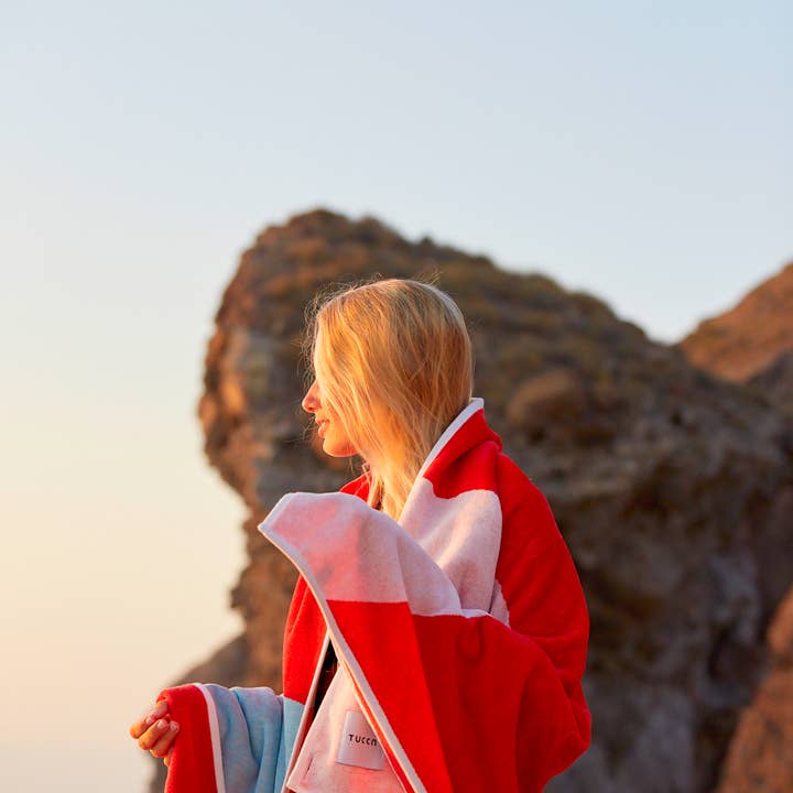 Tucca - Wholesale Beach Towel - Premium connectable beach towel - Organic cotton - Berry1