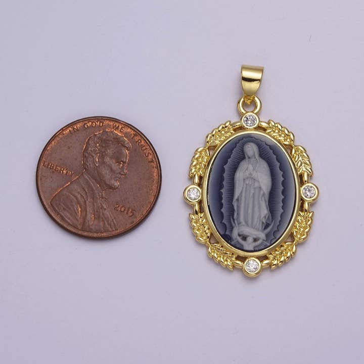Aim Eternal - Vendita all'ingrosso Collana con ciondolo/pendaglio - Collana con ciondolo Madonna di Guadalupe in cammeo di agata blu vintage con micro pavé delicato gioiello J-185.2