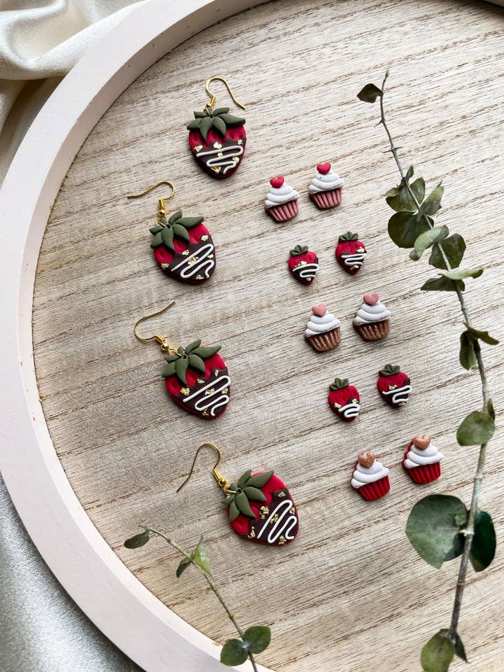 Choklad täckt bär örhänge för wholesale av Simple by Ame LLC