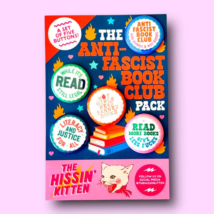 Le Pack du Club de Lecture Antifasciste (Boutons ou Aimants !) pour la vente par The Hissin' Kitten
