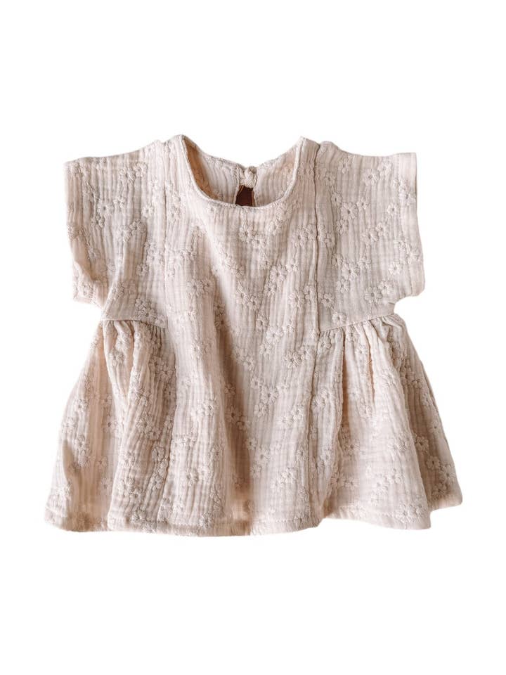 Robe bébé Malia//écru brodé pour la vente par PETITE EvelinaApparel