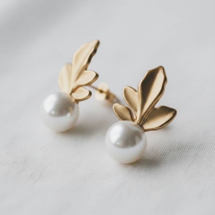 Ellemadera - Wholesale Dangle Earrings - Elegant Leaf Design Pearl Drop Earrings1