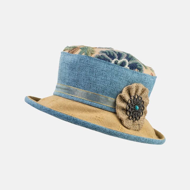 Hut im Vintage-Stoff im Landhausstil mit kleiner Krempe für den Großhandel von Proppa Toppa Hats