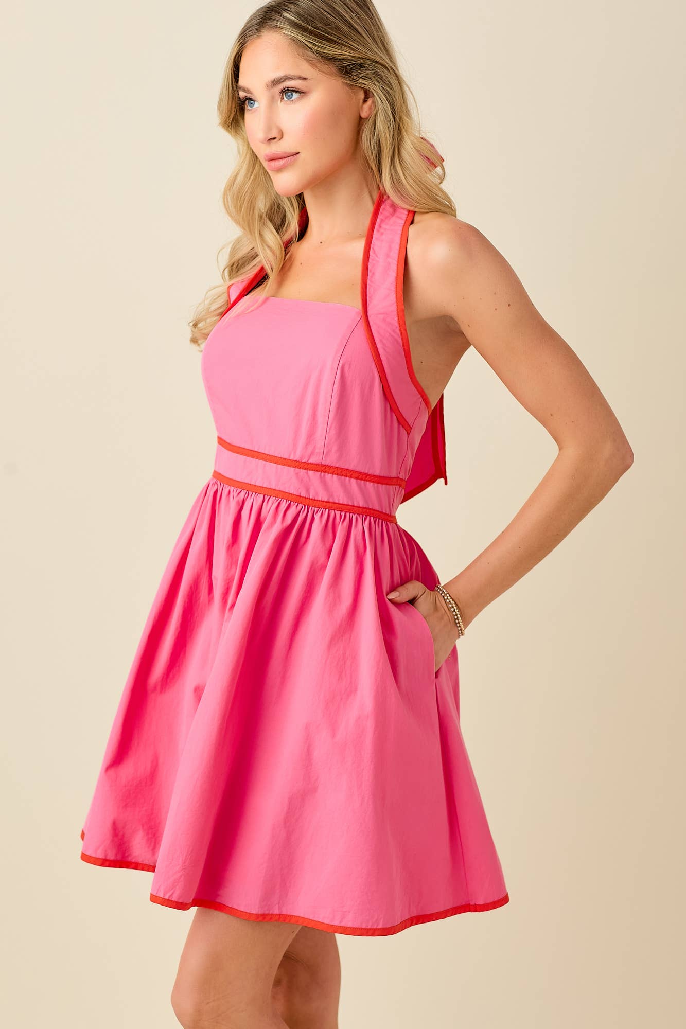 BABY PINK – wholesale Dress – Women's – Halter neck backless mini dress with contrast binding3