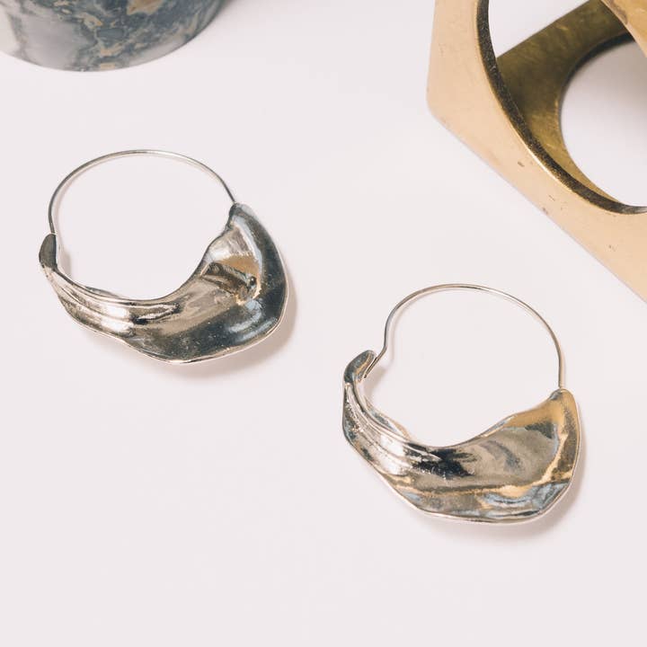 Janna Conner - Wholesale Oorringen - Taye Oorringen | 18k Witgoud Vergulding1