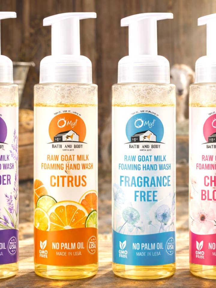 O My ! Savon moussant pour les mains au lait de chèvre | Mousse riche et crémeuse | Fabriqué avec du lait de chèvre cru | Sans parabènes ni autres ingrédients nocifs | Fait à la main aux États-Unis pour la vente par O My! Bath and Body