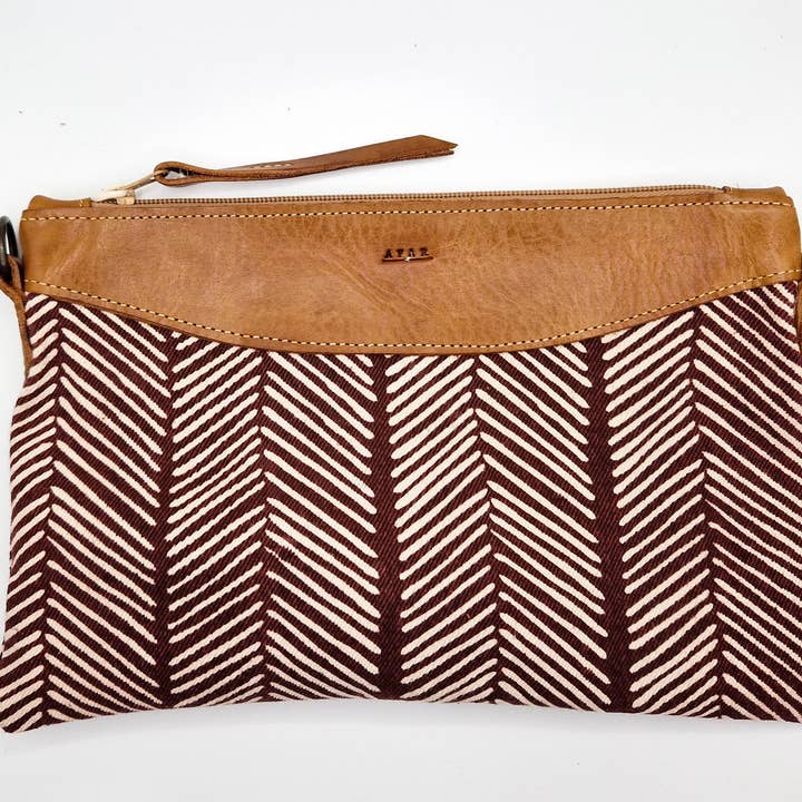 Sac bandoulière Taitu Felce pour la vente par Dana Esteline