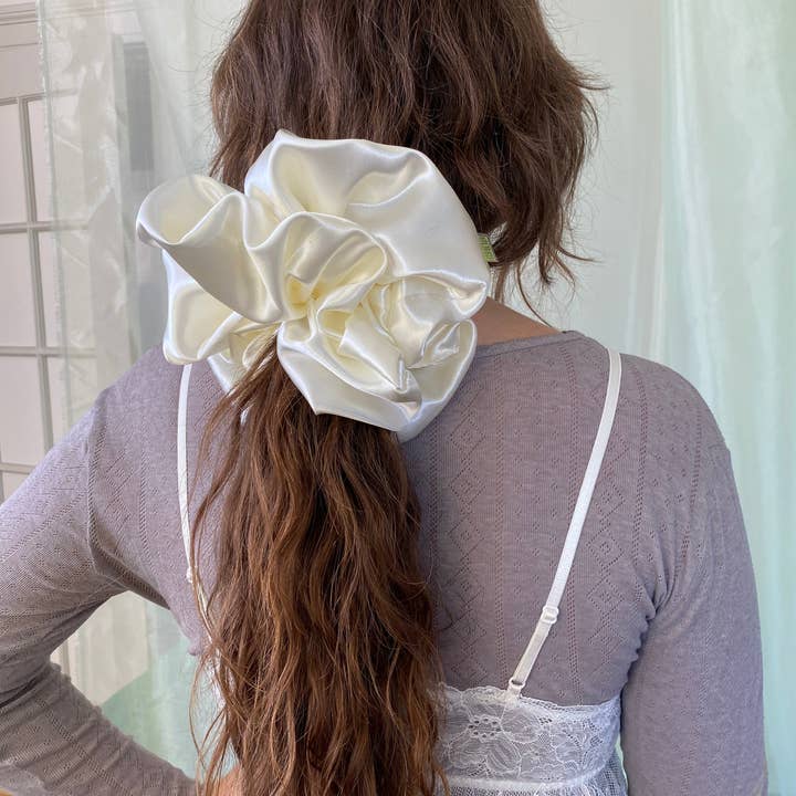 Room Shop – wholesale Scrunchie - Women’s – Giant Satin Scrunchie7