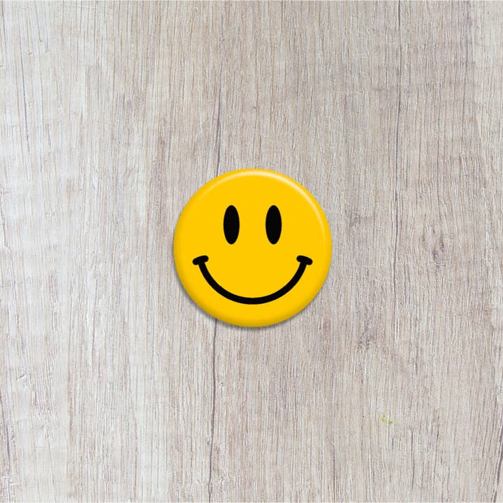 Momokin - Wholesale Lapel Pin/Button - smiley0
