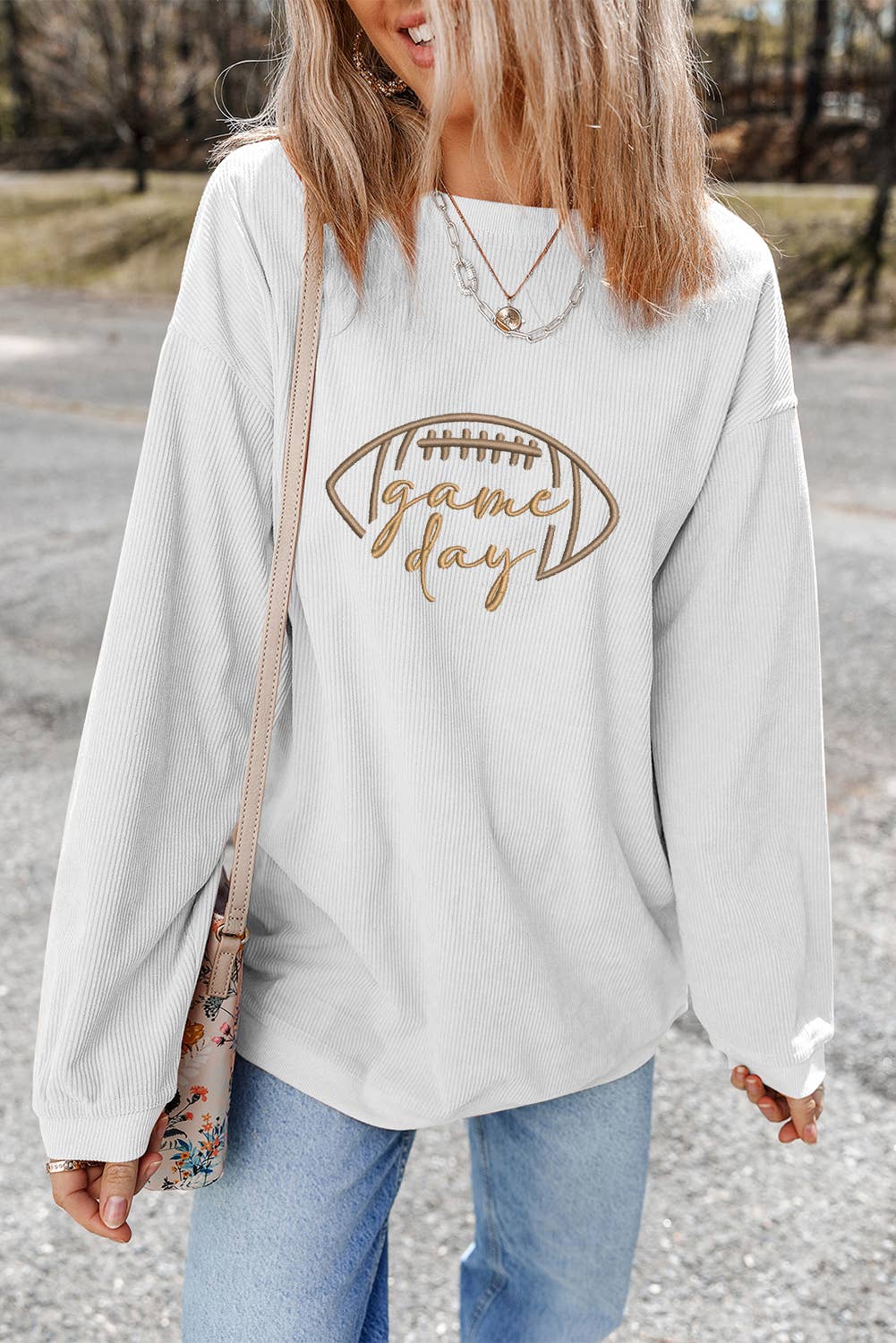 Suhkasana – Sweatshirt - Mulher por atacado – Sweatshirt Oversized Canelada com Bordado para Dia de Jogo9