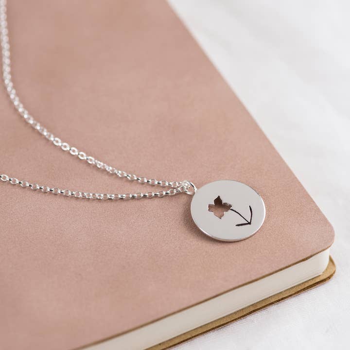 Ciondolo a forma di narciso in argento - Collezione Blomst per la vendita all'ingrosso da parte di Hannah Weston Jewellery