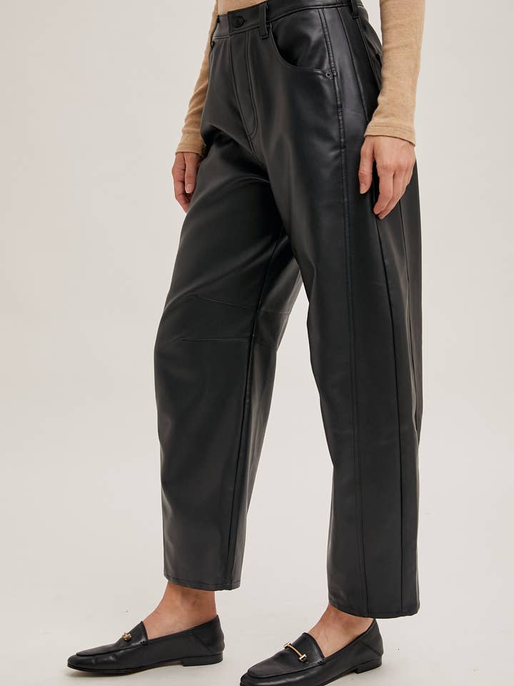 Bluivy - Venta al por mayor Pantalones - Mujer - PANTALONES TIPO BARRIL DE CUERO VEGANO