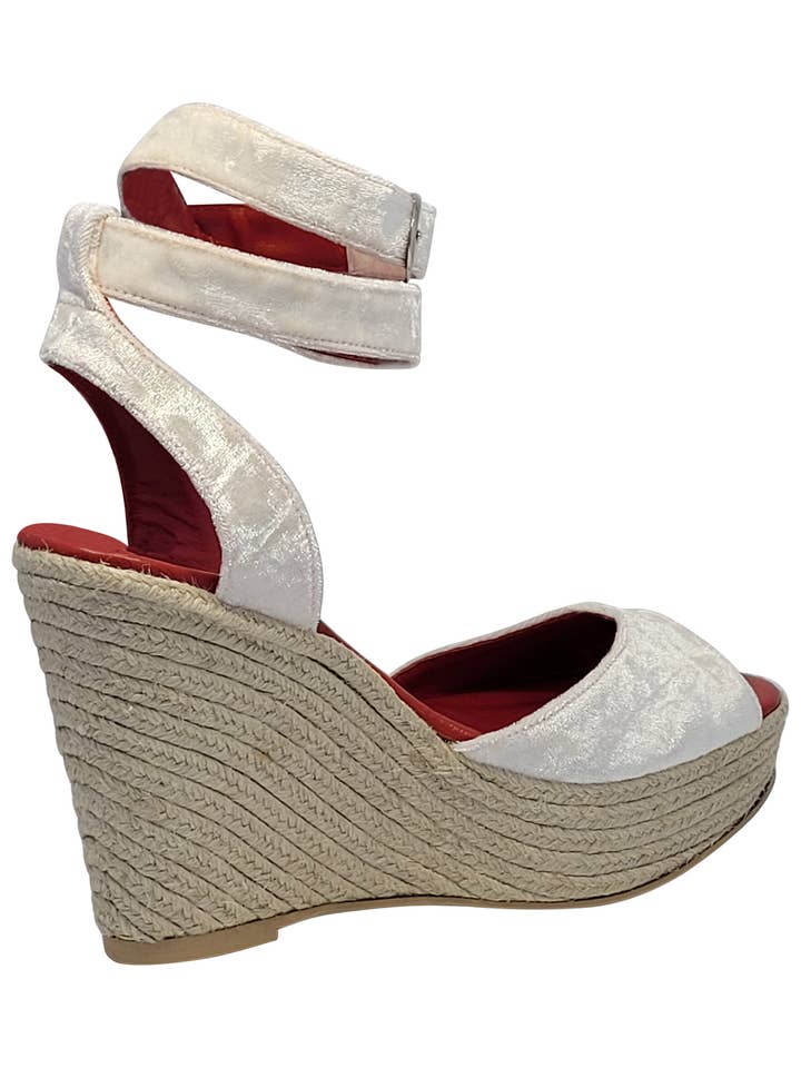 Demeter Velvet White Sandal for wholesale by Anna de Manel