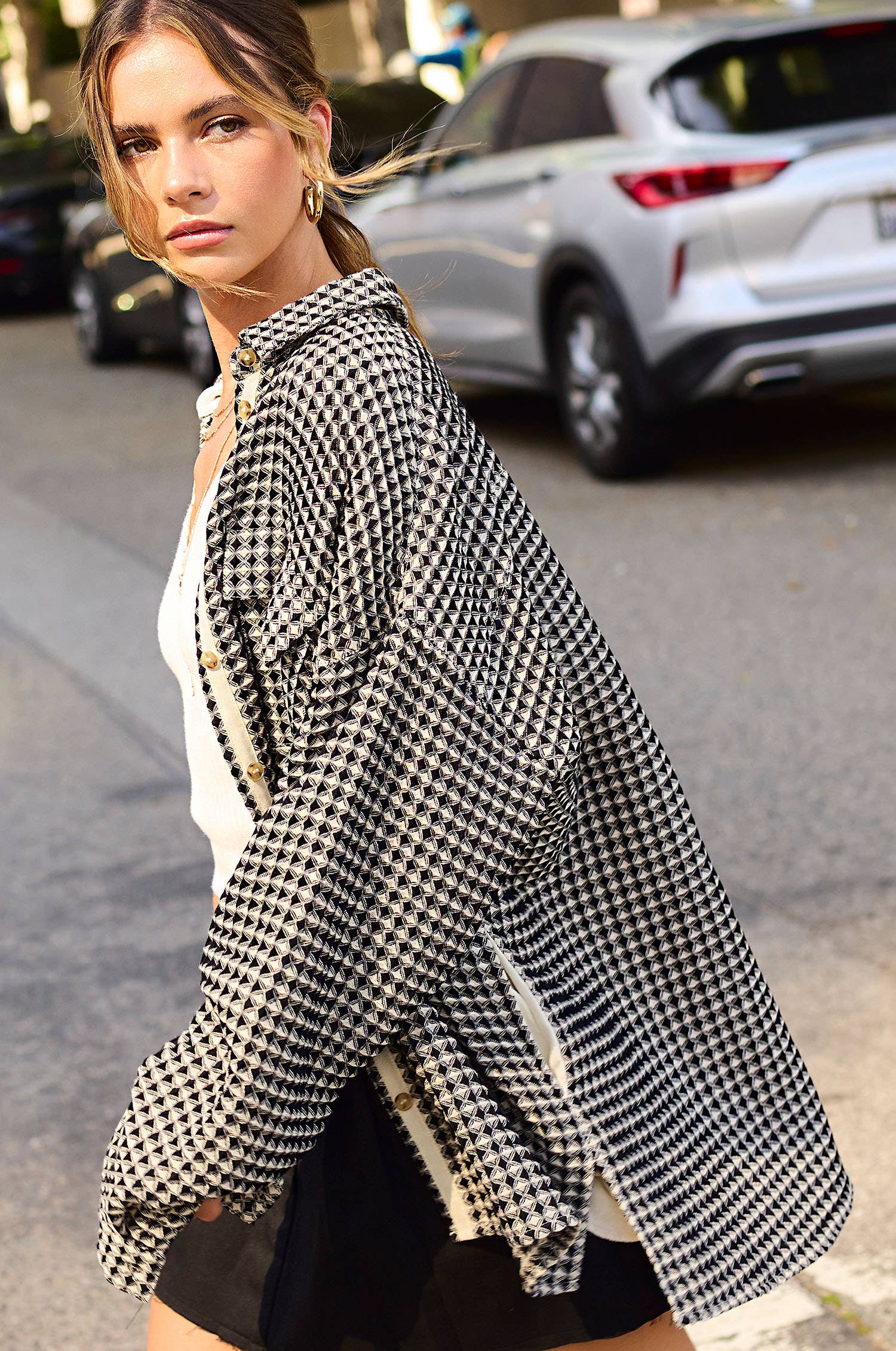 La Miel – Engroshandel Skjortejakke/shacket – til kvinder – La Miel unik waffeltekstureret oversized skjortejakke med knapper9