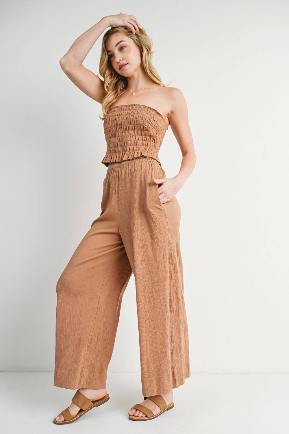 Bluivy – wholesale Top & pants set (NOT Loungewear) – Women's – SMOCKED TUBE TOP & LINEN WIDE LEG PANTS SET1