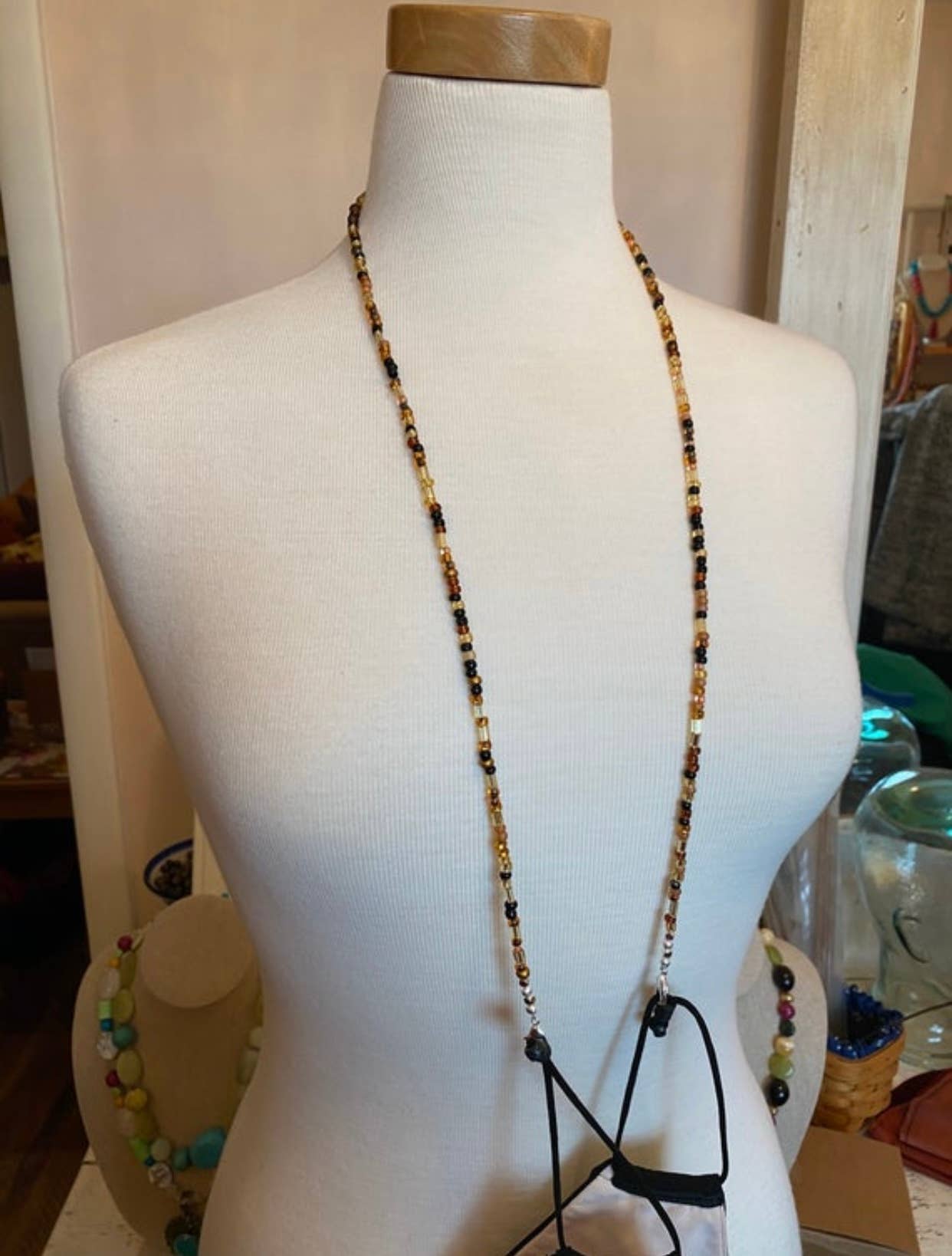 Leanne Bruce Co. - Wholesale Sunglasses/Eyeglasses Strap - Women's - Eyeglass Readers Beaded Chain Lanyards for Sunglasses & Mask9