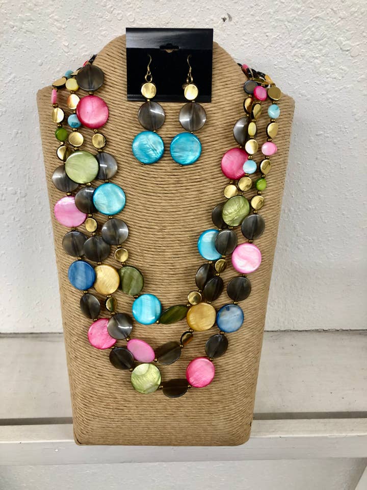 THREE STRANDS BRIGHT MULTI COLOR MOP SHELL NECKLACE SET for wholesale by International Duru's