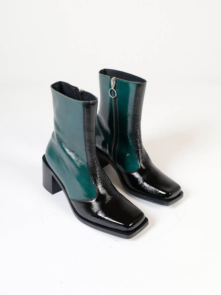 MIA PATENT BLACK & NUTAK - Mellemhøje Ankelstøvler for engroshandel hos KMB Shoes