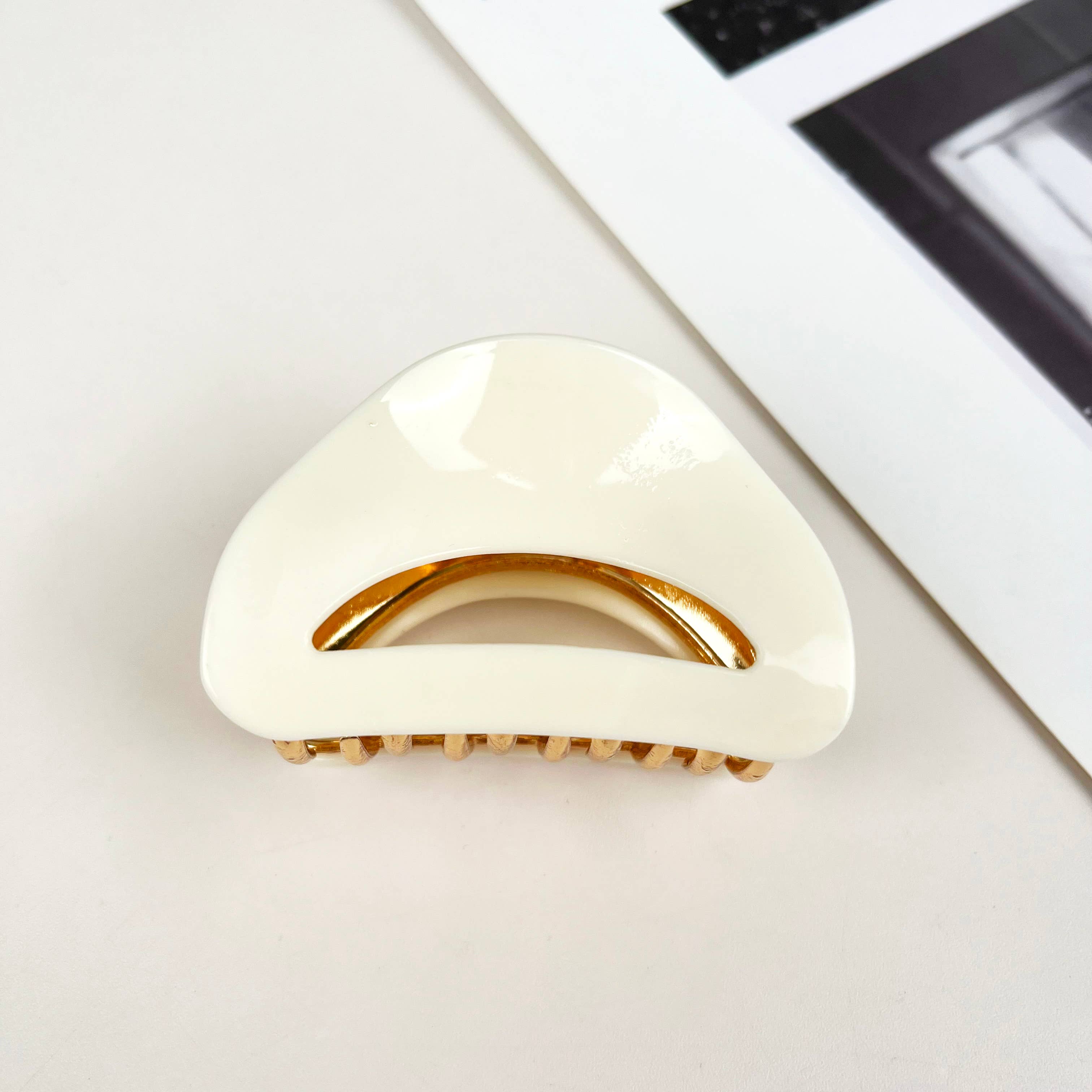 mildstyles - Wholesale Haarclip - Dames - Vintage holle halfronde haarclip van acetaatlegering2