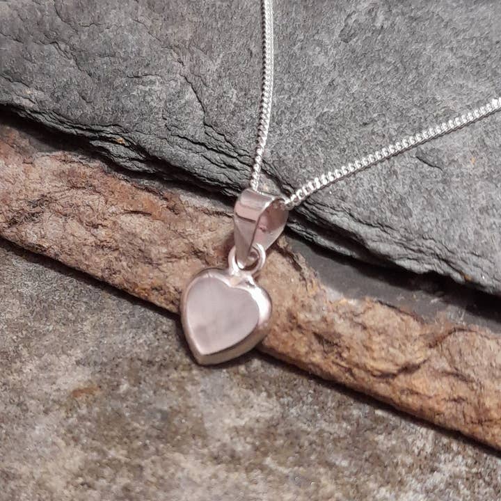 Bluelily925silver – Engroshandel Halskæde med vedhæng – SP360BC - MOPPE HJERTE VEDHÆNG 8MM X 8MM