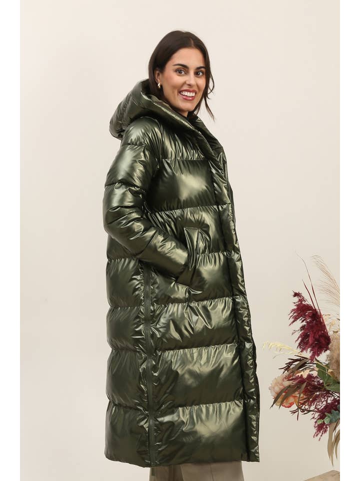 Attrait Paris - Wholesale Puffer Jacket - Women's - Extra long puffer jacket with metallic hood21