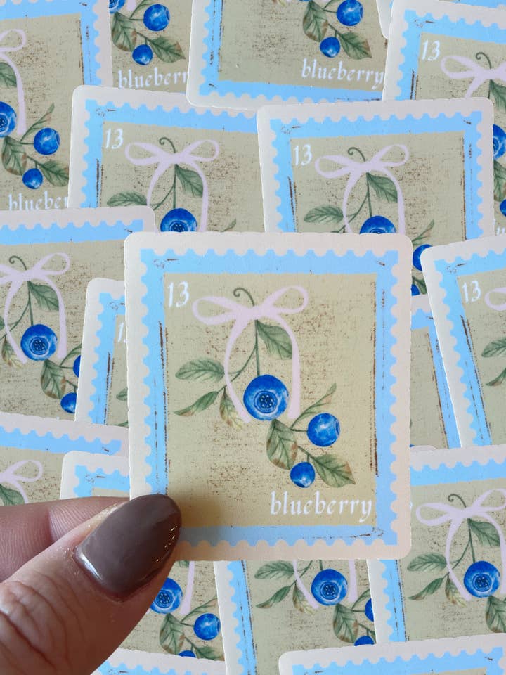 Autocollant imperméable de style vintage Blueberry pour la vente par Typo Lettering Co
