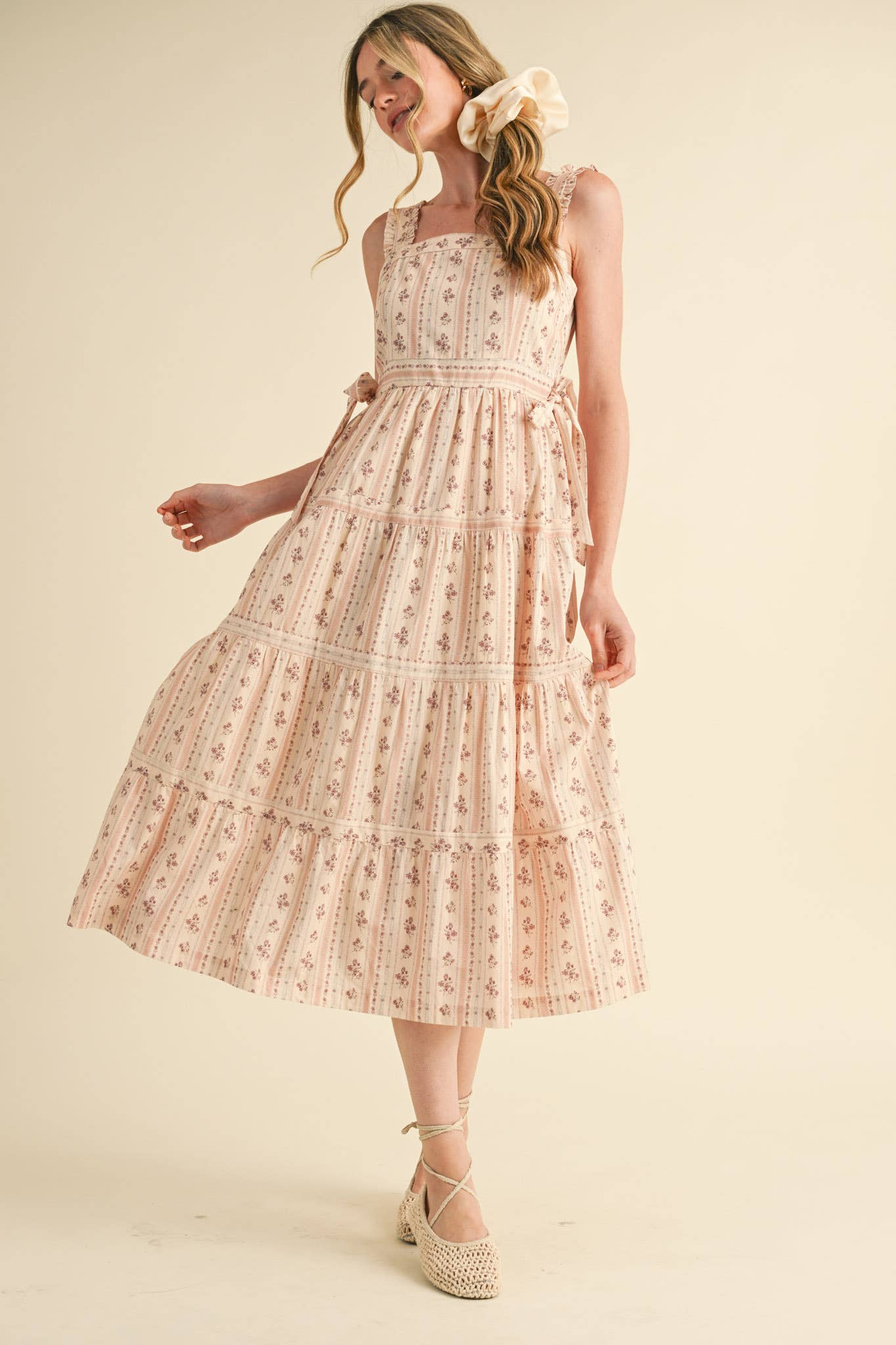 &MERCI - Wholesale Dress - Women's - RUFFLED STRAP FLORAL MIDI DRESS WITH SIDE TYING BOWS MDR358633