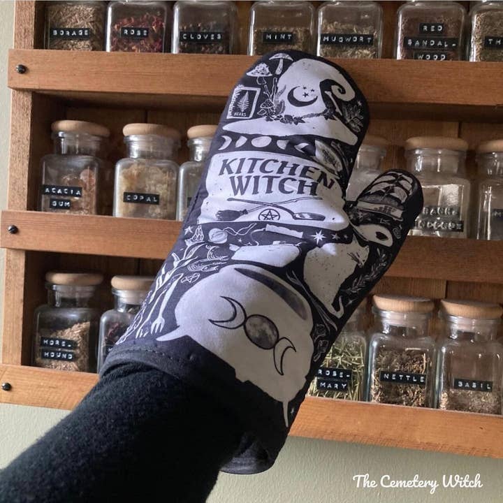 Spirit Nest - Wholesale Oven Mitt/Pot Holder - Kitchen Witch Oven Mitt Set - The perfect Halloween gift!10