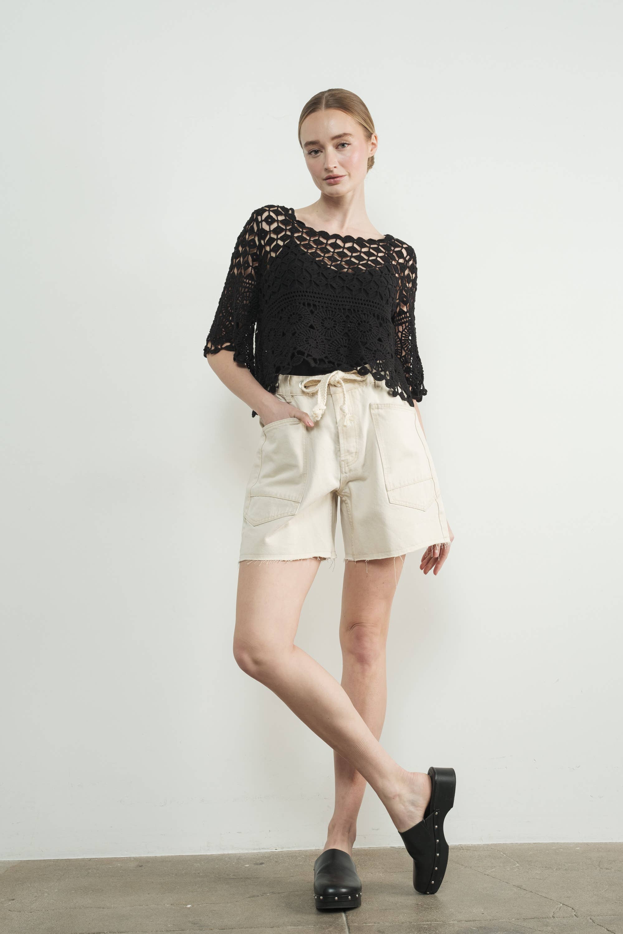 Aaron & Amber – wholesale Stickad topp - Dam – MAT3235 VIRKAD KORTÄRMAD TOPP4