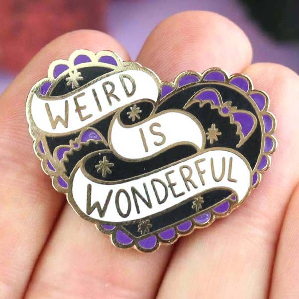 Alfiler de solapa Weird Is Wonderful para venta al por mayor de Jubly-Umph