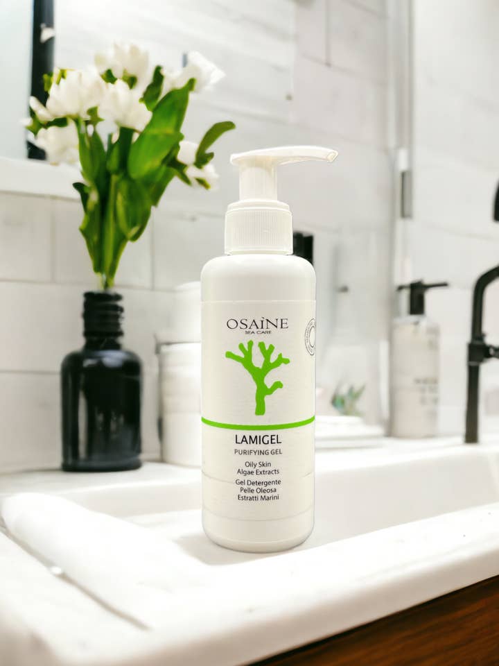 Cleanser for oily skin with Salicylic Acid and Algae for wholesale by cosmedi