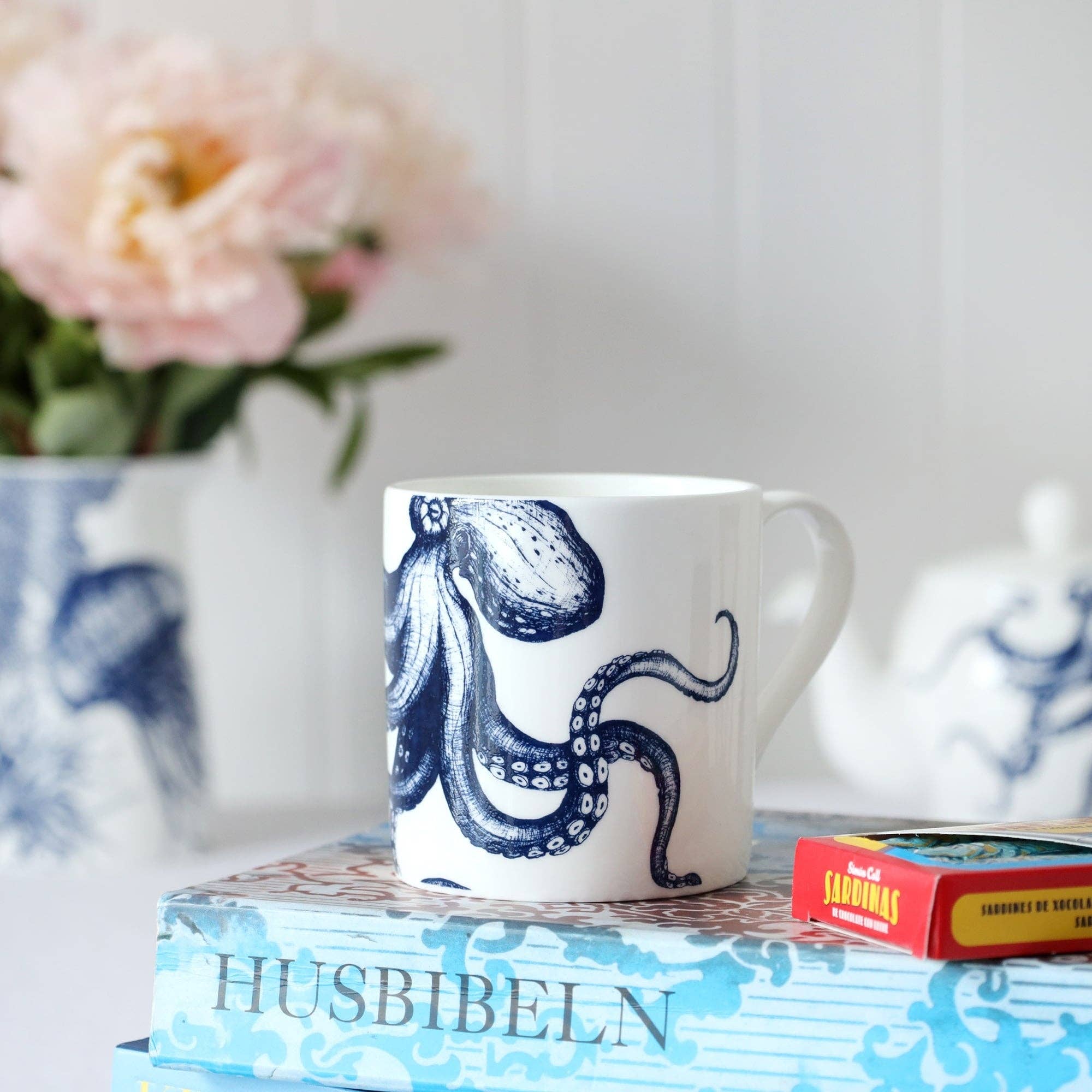Cream Cornwall - Wholesale Coffee Mug - Bone China Octopus Mug4