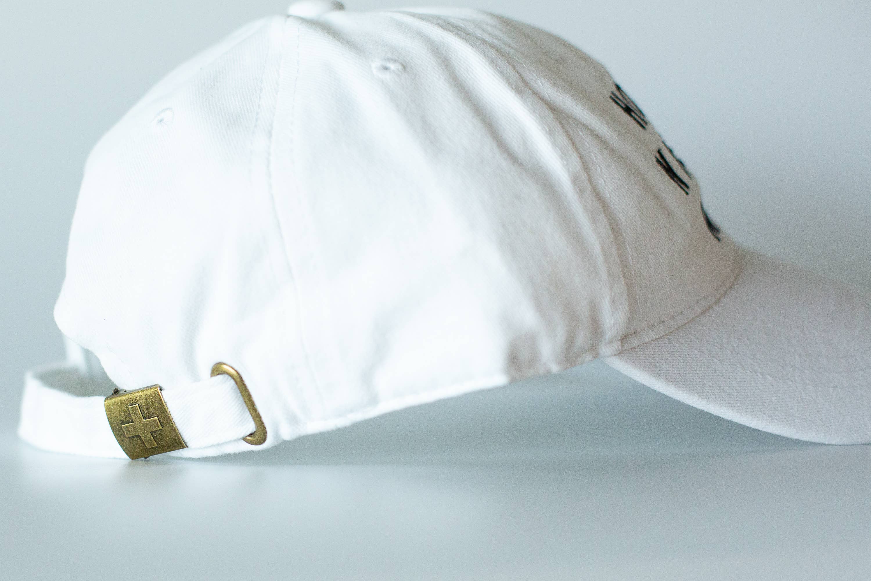 Modern Burlap - Wholesale Baseball Cap - Women's - Home is where the mama is -  Baseball Cap - White2