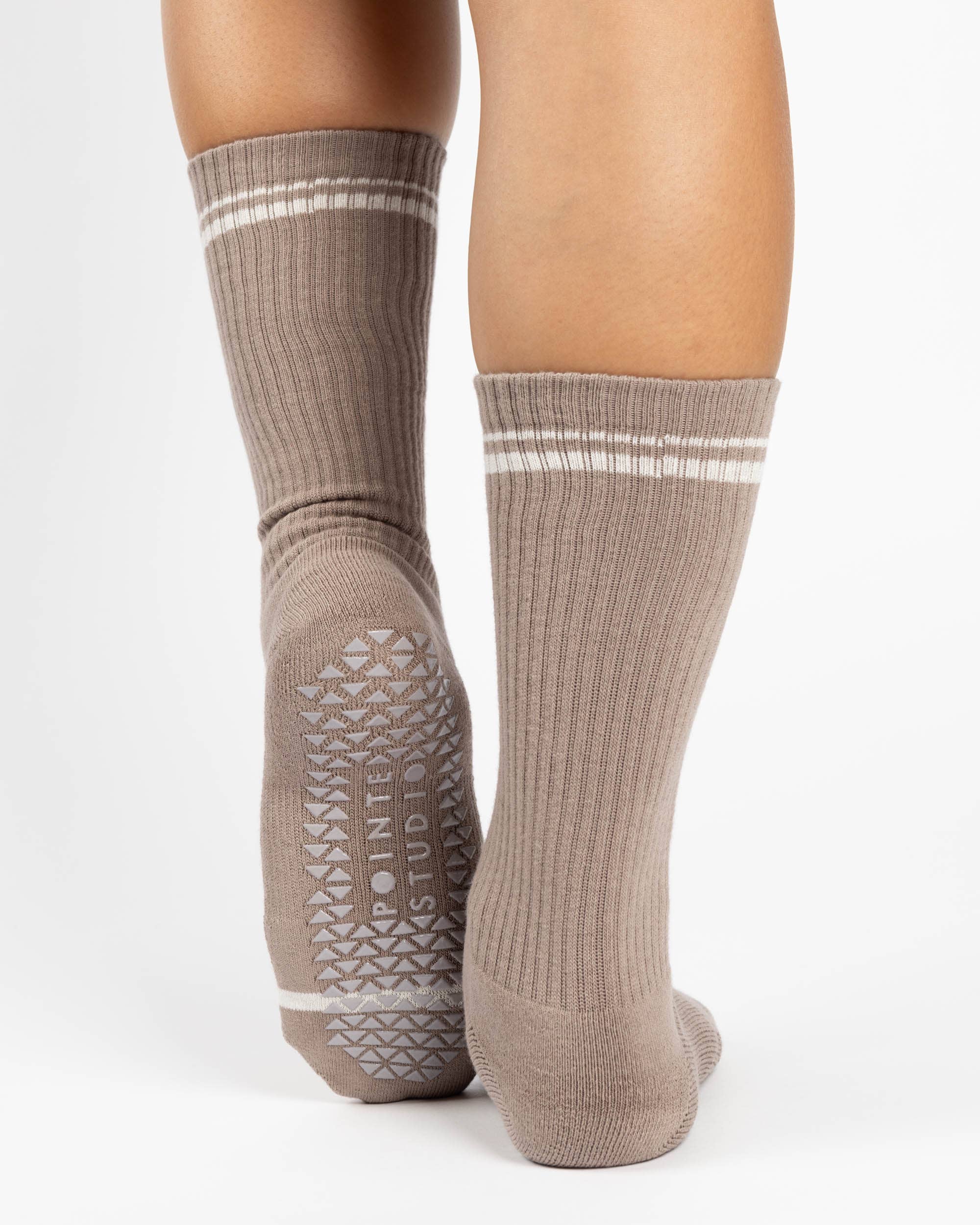 Pointe Studio - Vente Chaussettes – femme - Chaussettes montantes Varsity pour femme - Coton mélangé antidérapant pour Pilates et Barre1