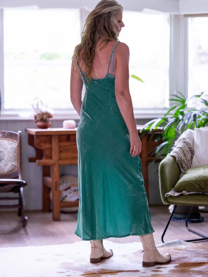 Silkevelour Slip Maxi Aqua for engroshandel hos TABOO FASHION