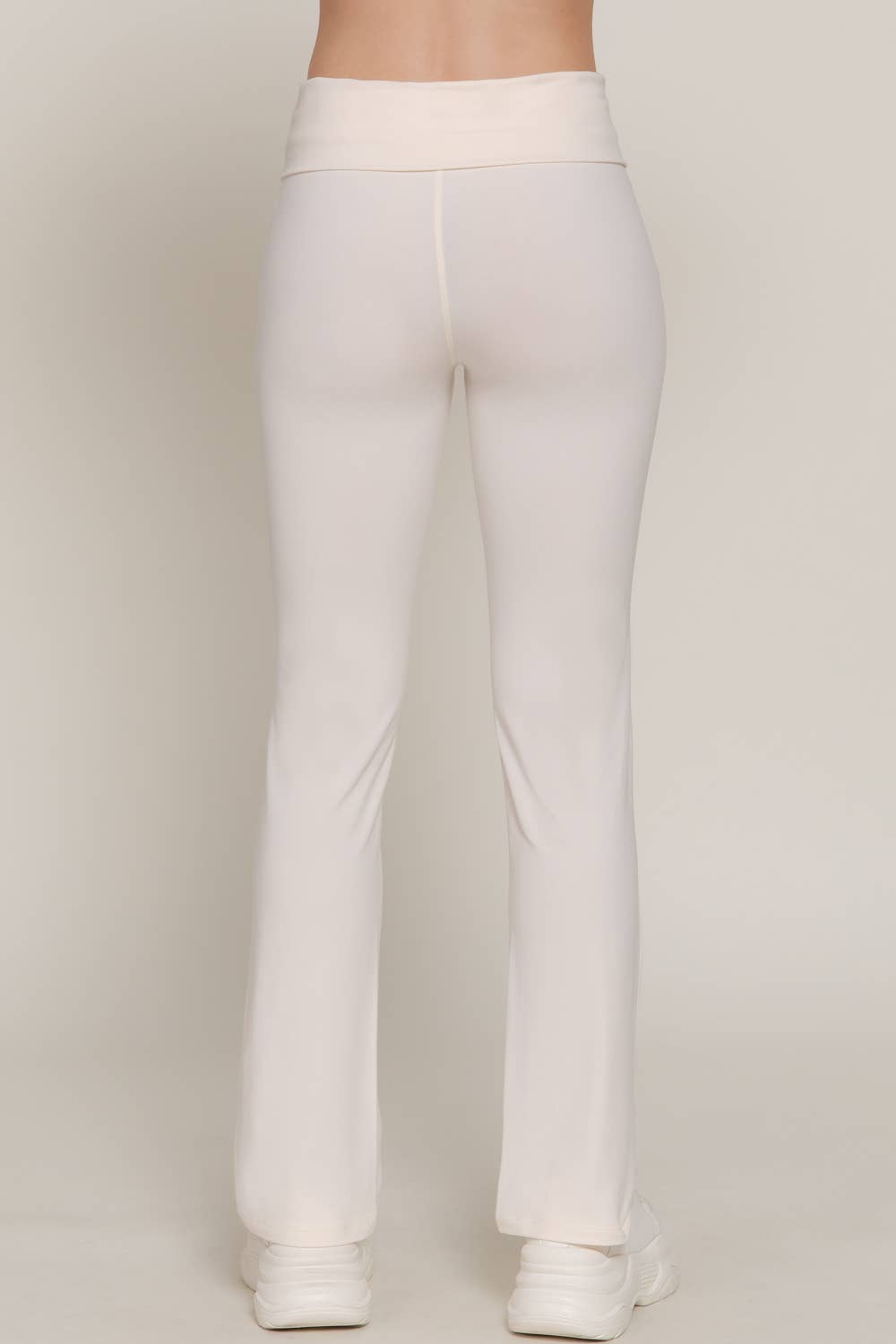 Active Basic | Active USA - Wholesale Sportbroek - Dames - Yoga legging met tailleband en wijde pijpen2