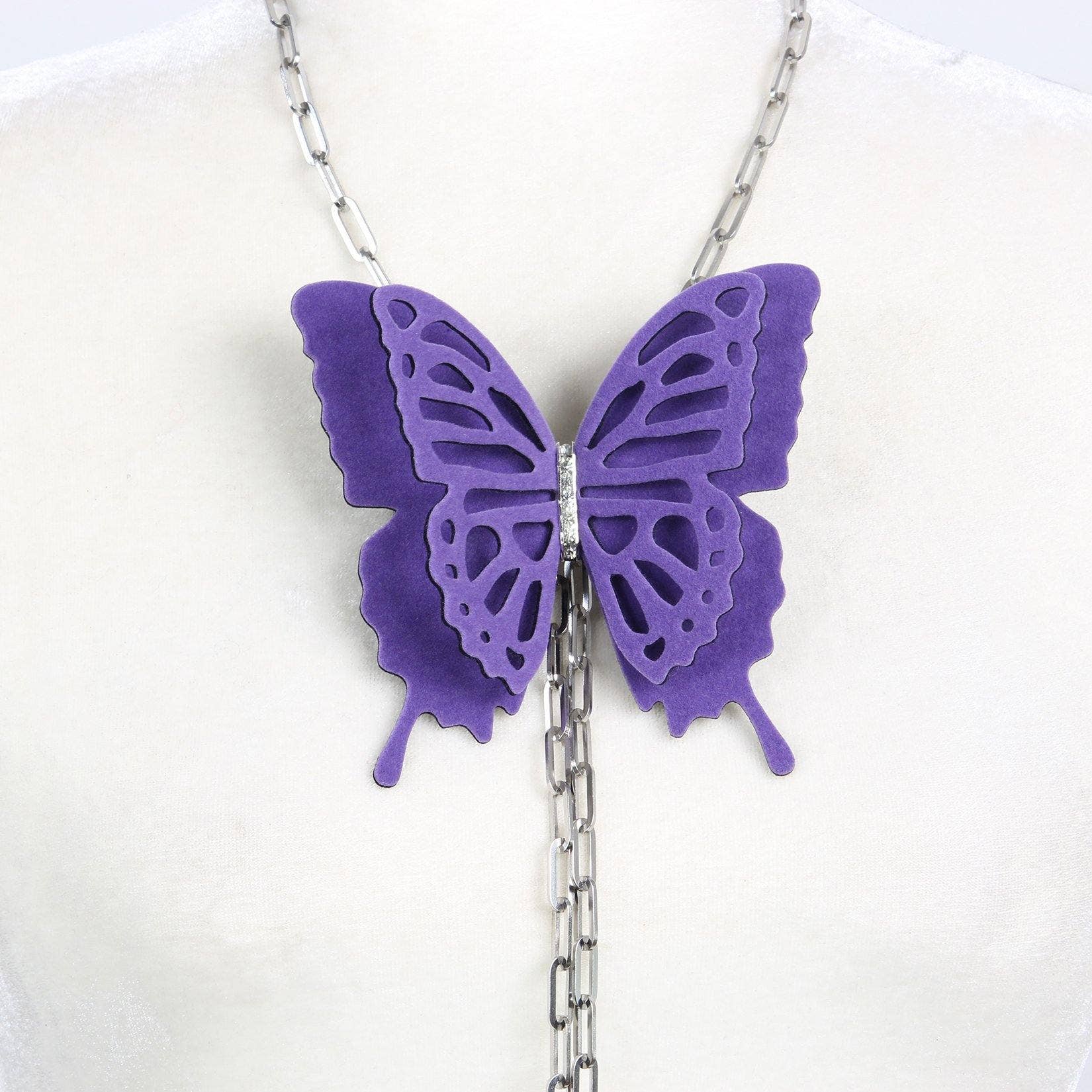 Fashion Butterflies - Venta al por mayor Broches - Broche grande de mariposa de terciopelo morado | Gargantilla | Collar2