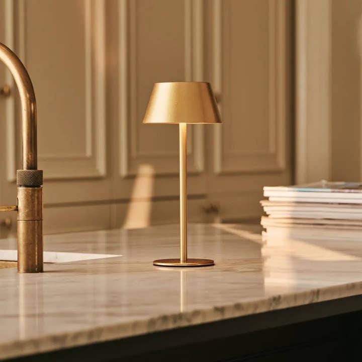 Tavellio - Wholesale Accent/desk lamp - Milou Gold - Table lamp without Cable l Modern, Design & 3 Light Modes9