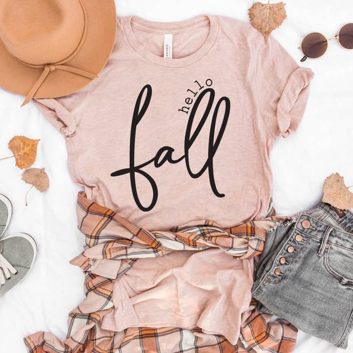 Hello Fall - Nuovo per la vendita all'ingrosso da parte di Sunfire Tees