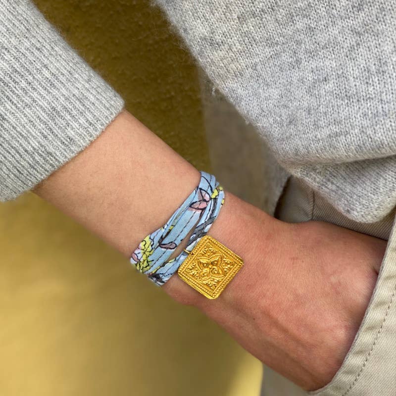 Wholesale KINARA NECKLACE AND BRACELET PENDANT, MEDAL (B/CRUBETH11) for your store Faire