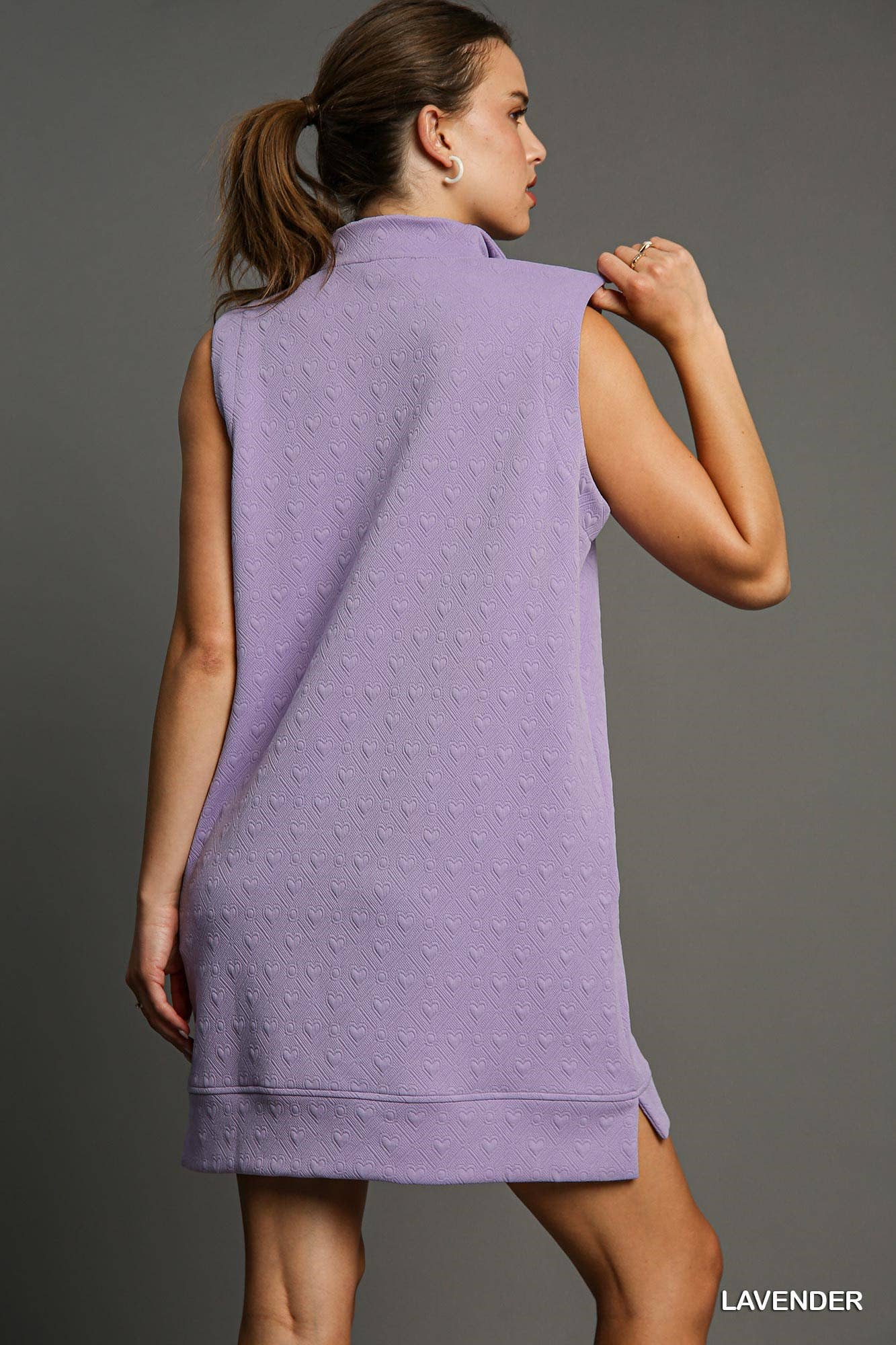 Plush Looks – wholesale Klänning - Dam – Hjärtstickad Jacquard ärmlös miniklänning med halv dragkedja11